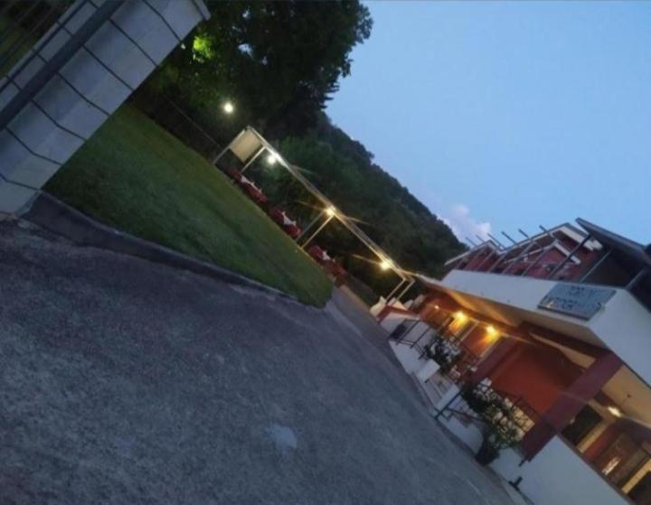 Il Melograno Ristorante E B&B Benevento Esterno foto