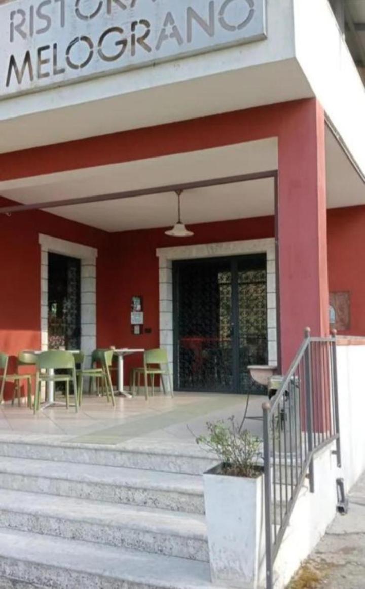 Il Melograno Ristorante E B&B Benevento Esterno foto